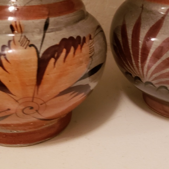 Vases - Picture 3 of 3